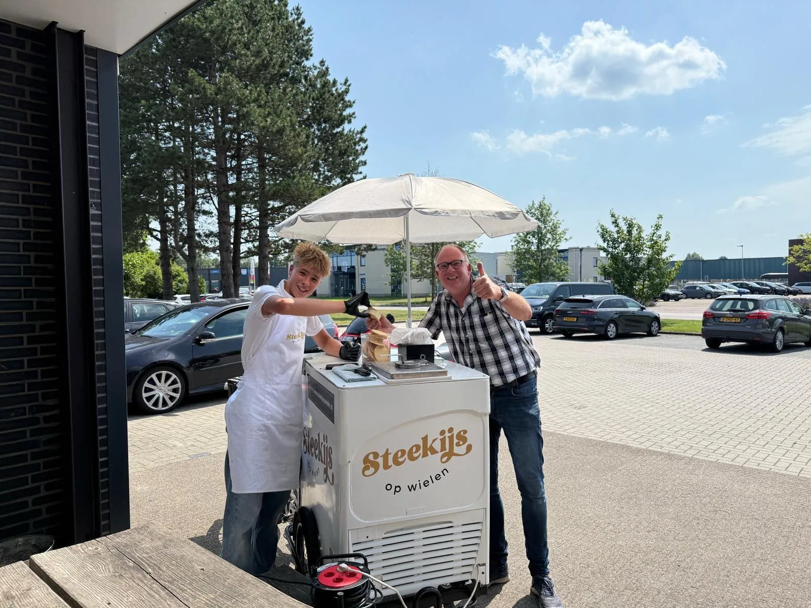 ijskar huren op de zaak van Steekijs op Wielen, in Noord-Nederland
